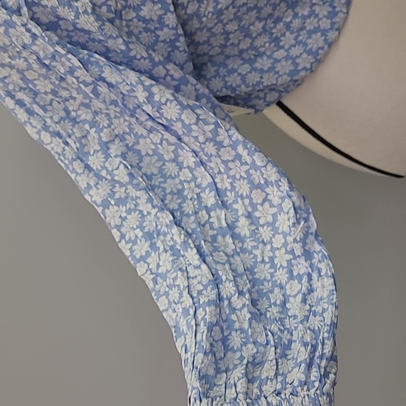 Billabong Blue and White Floral Cropped Top - Picture 4 of 9